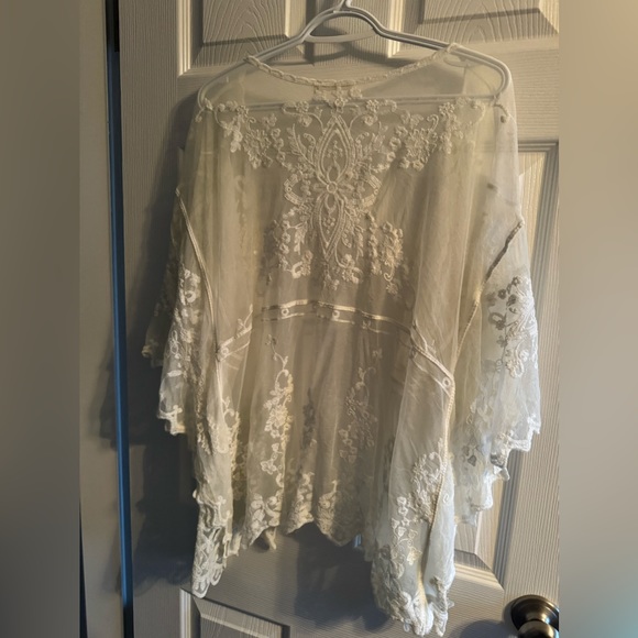 White Short Lace Cover Up - Picture 5 of 6